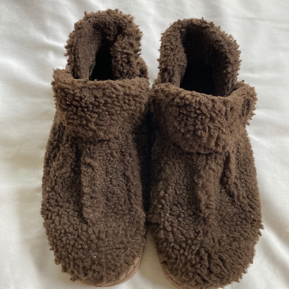 LL BEAN  SLIPPERS